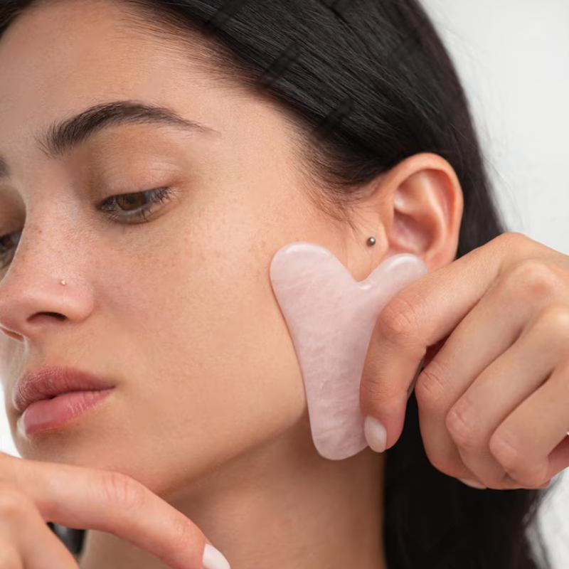 Gua Sha & Rouleau Visage Byatal – Lifting Naturel & Éclat du Teint
